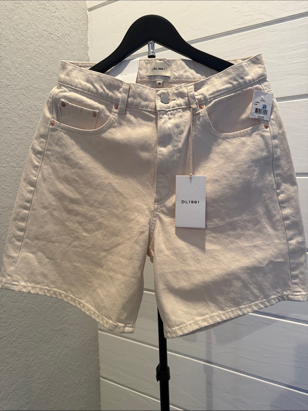 DL1961 Women's Cream Off-White Denim Shorts